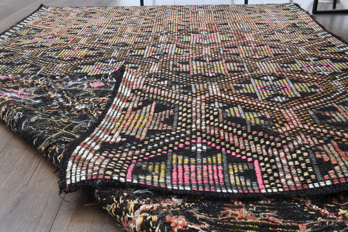 El yapımı vintage halı 157x259 cm i̇kat desenli yün - kenar ve saçak detayı