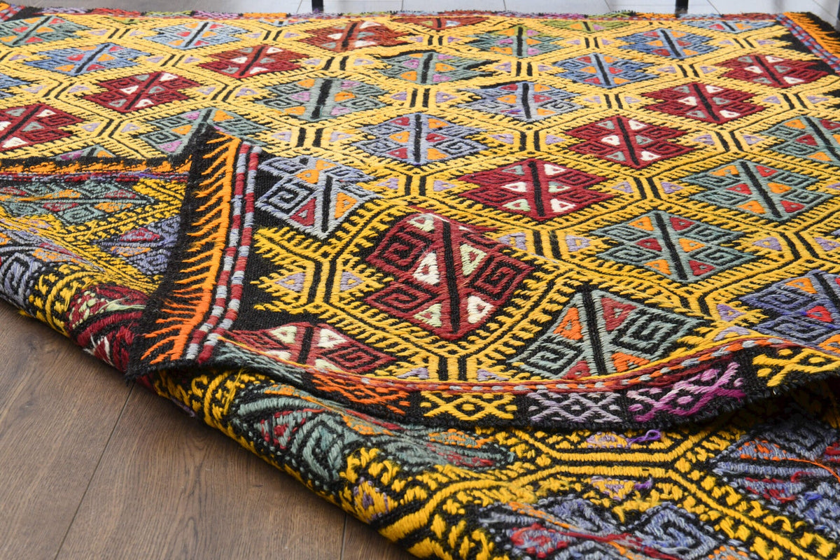 El yapımı vintage halı 150x208 cm i̇kat desenli yün - kenar ve saçak detayı