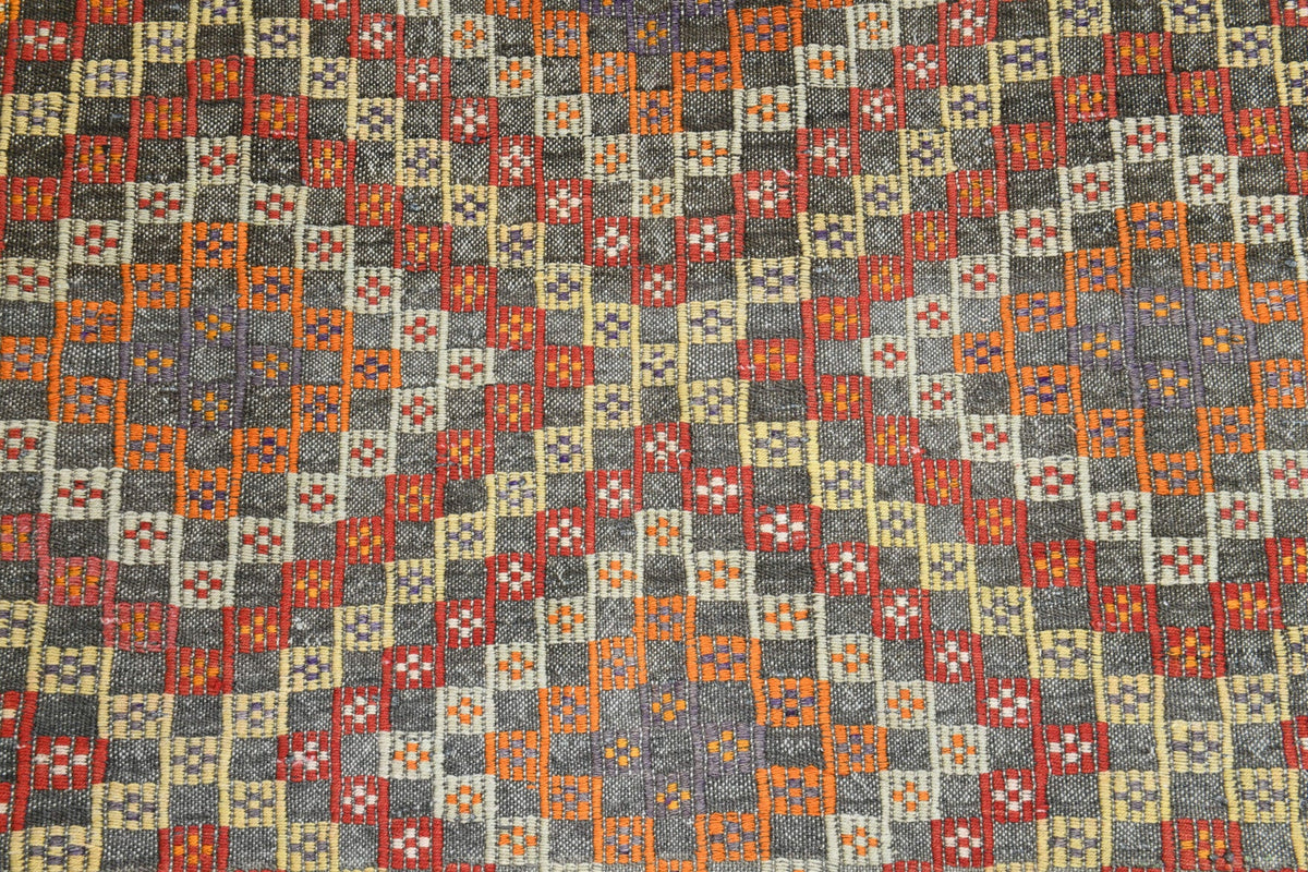 El yapımı vintage halı 122x254 cm i̇kat desenli yün - mekan görünümü