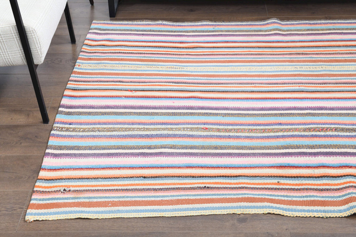 El yapımı vintage halı 142x226 cm çizgili desenli yün - mekan görünümü