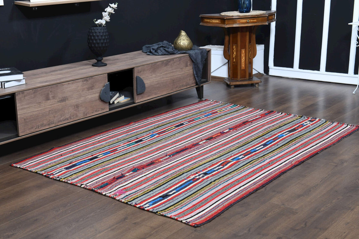 El yapımı vintage halı 157x218 cm çizgili desenli yün - kenar ve saçak detayı