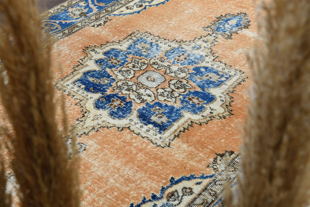 El yapımı vintage halı 122x213 cm oryantal desenli yün - yakın çekim doku detayı
