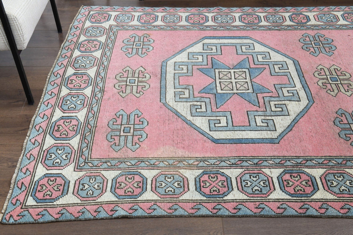 El yapımı vintage halı 165x259 cm geometrik desenli yün - mekan görünümü