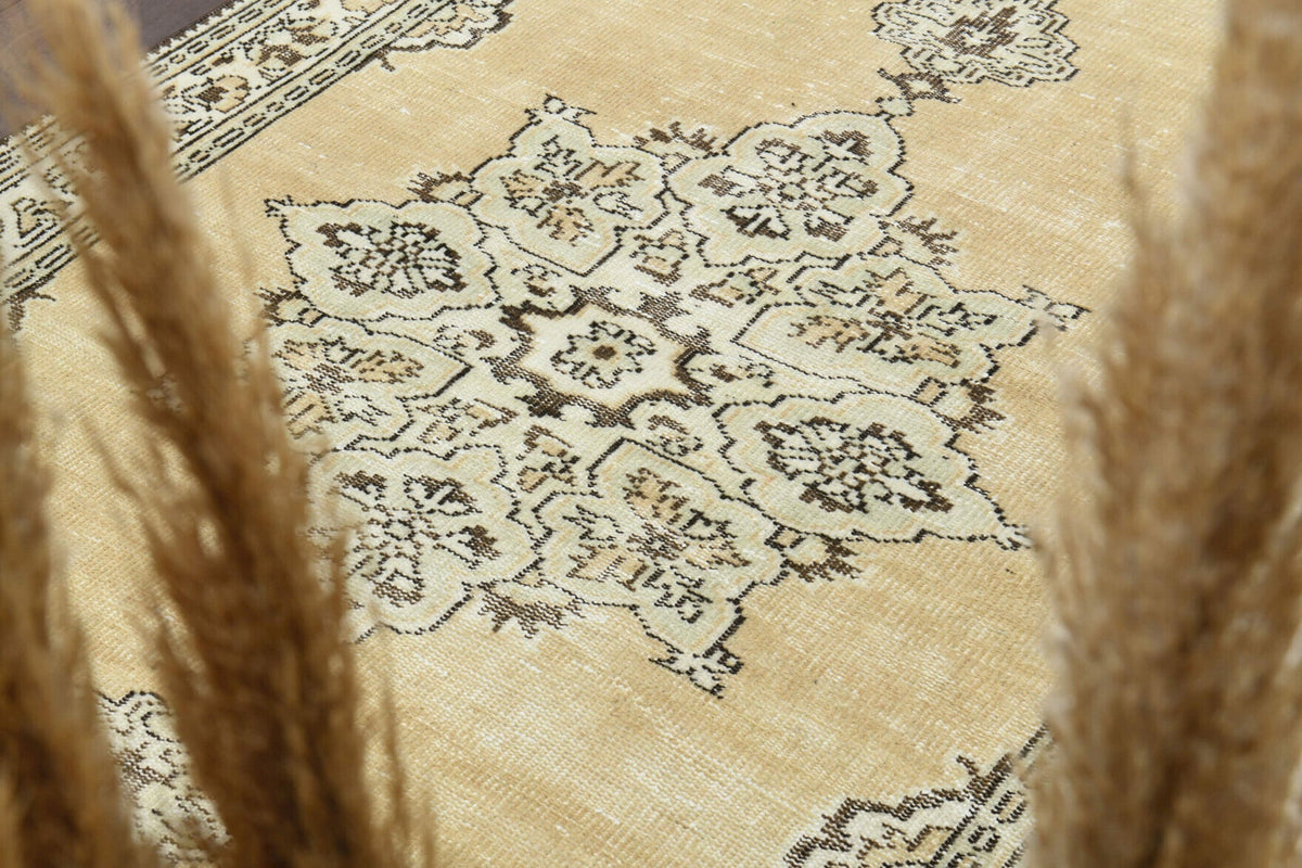 El yapımı vintage halı 152x244 cm oryantal desenli yün - yakın çekim doku detayı