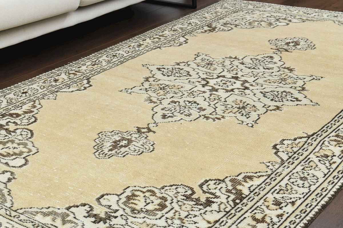 El yapımı vintage halı 152x244 cm oryantal desenli yün - üstten görünüm