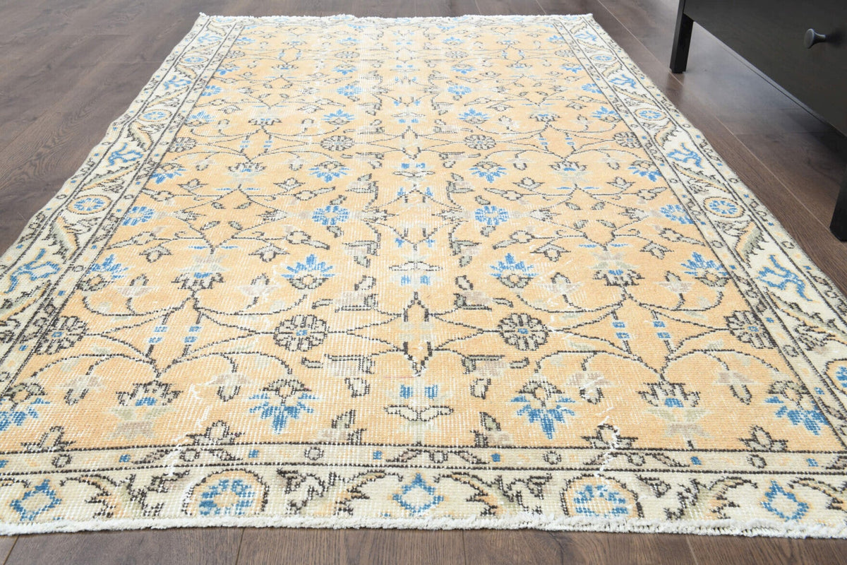 El yapımı vintage halı 109x193 cm çiçek desenli desenli yün - yakın çekim doku detayı