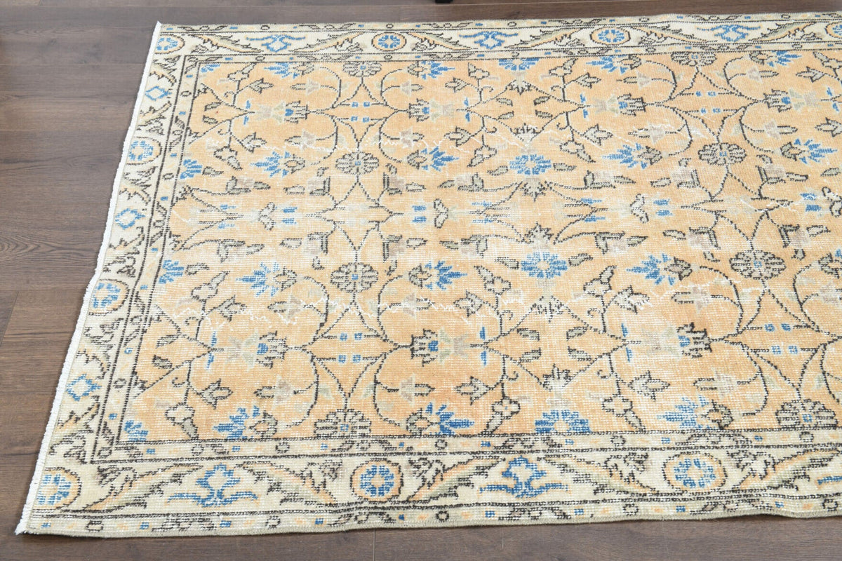 El yapımı vintage halı 109x193 cm çiçek desenli desenli yün - mekan görünümü