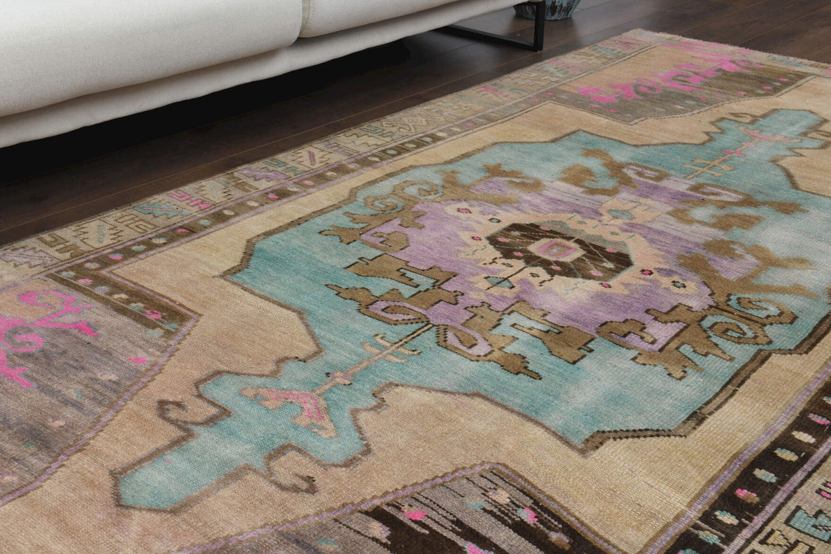El yapımı vintage halı 122x274 cm oryantal desenli yün - kenar ve saçak detayı