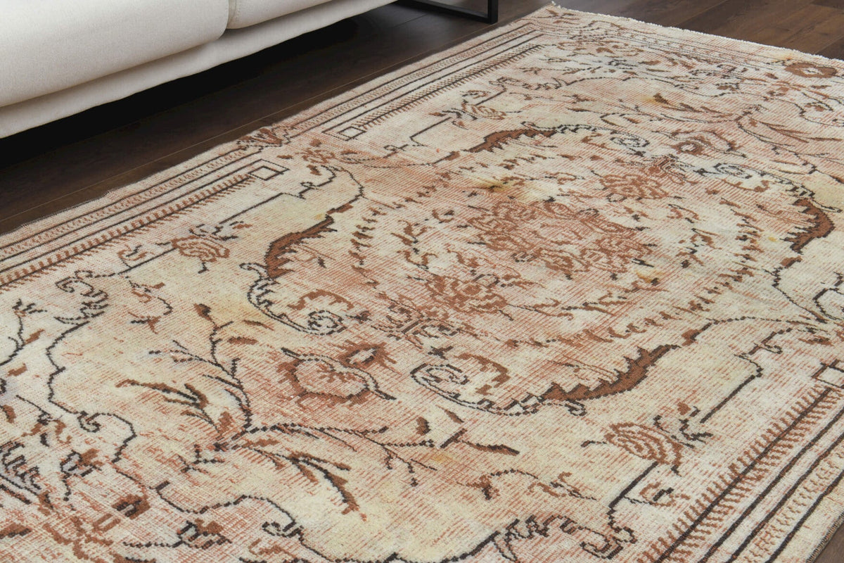 El yapımı vintage halı 150x246 cm oryantal desenli yün - kenar ve saçak detayı