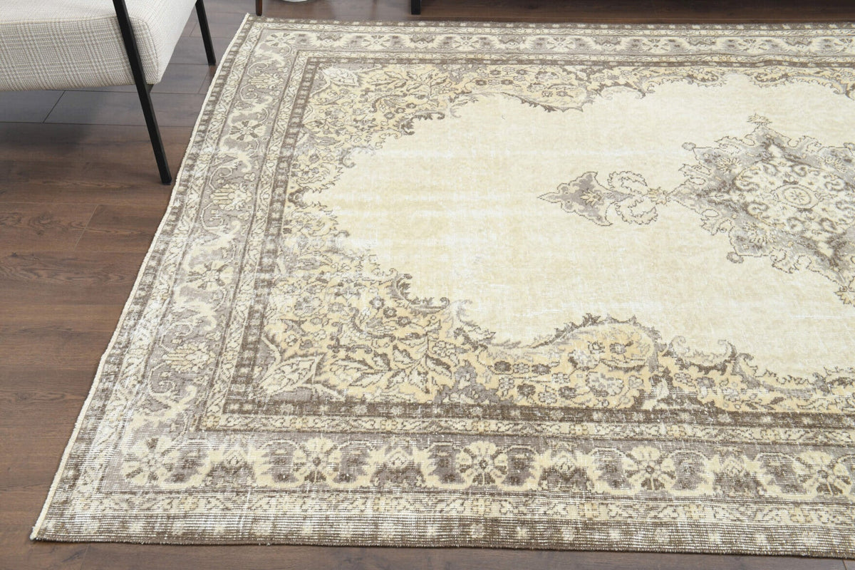 El yapımı vintage halı 208x307 cm oryantal desenli yün - açık alan görünümü