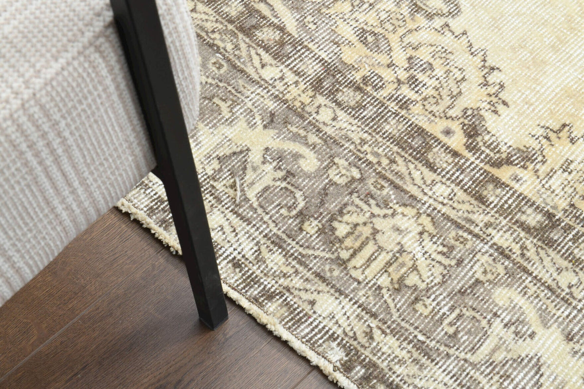 El yapımı vintage halı 208x307 cm oryantal desenli yün - farklı açıdan görünüm