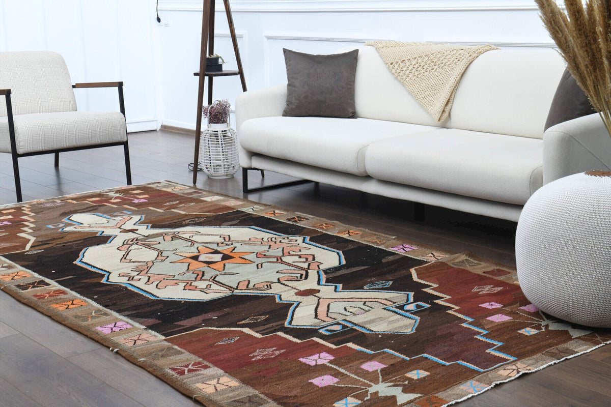 El yapımı vintage halı 163x320 cm oryantal desenli yün - ışık altında renk detayı