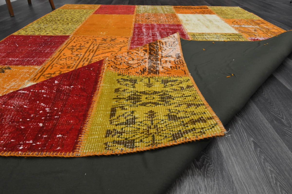 El yapımı vintage halı 201x302 cm çiçek desenli desenli yün - ışık altında renk detayı