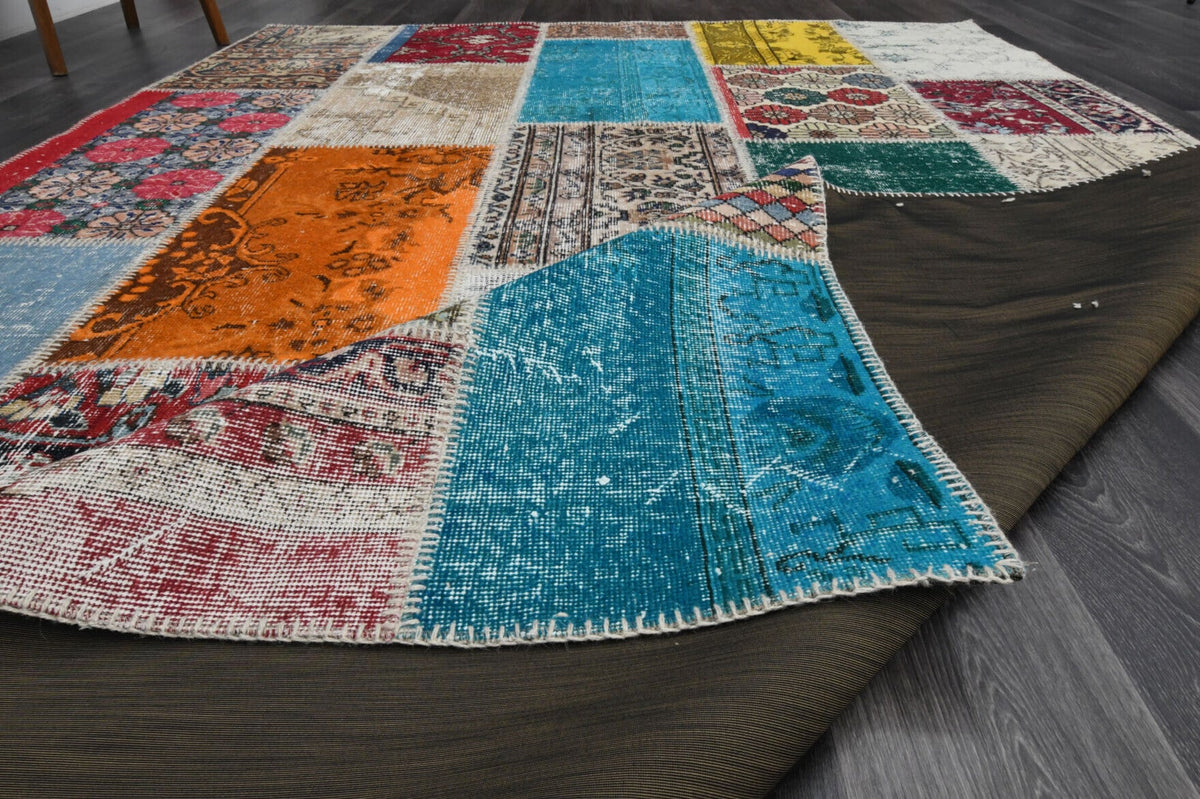 El yapımı vintage halı 201x300 cm düz desenli yün - ışık altında renk detayı