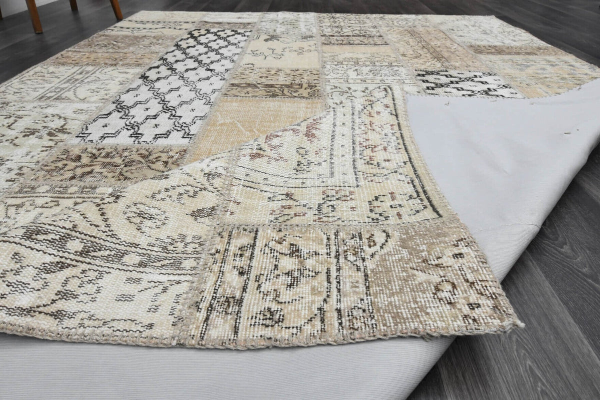 El yapımı vintage halı 201x302 cm oryantal desenli yün - ışık altında renk detayı