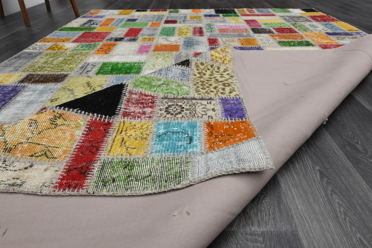 El yapımı vintage halı 203x302 cm düz desenli yün - ışık altında renk detayı