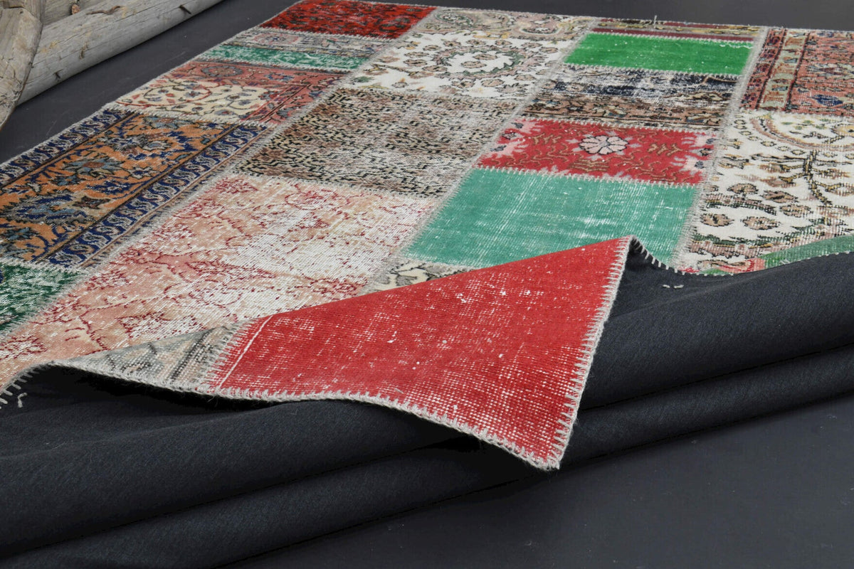 El yapımı vintage halı 201x310 cm düz desenli yün - ışık altında renk detayı