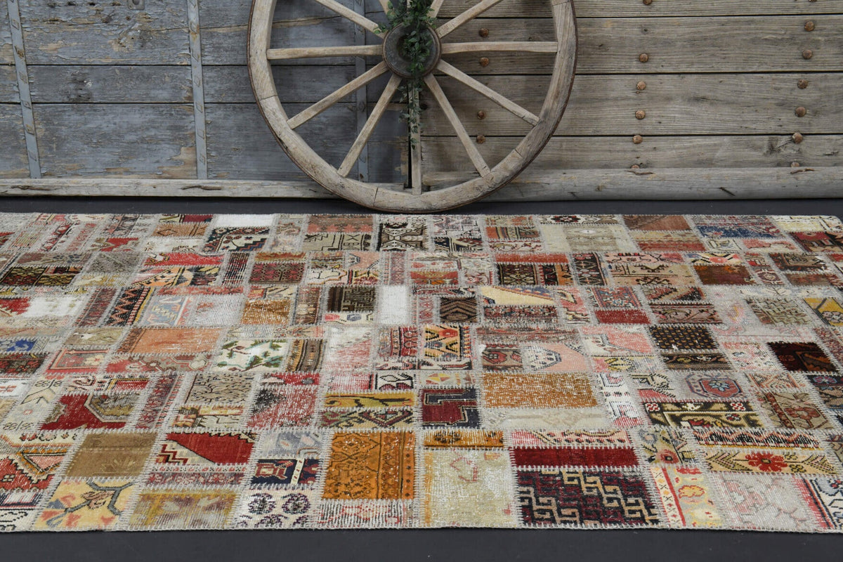 El yapımı vintage halı 201x302 cm düz desenli yün - kenar ve saçak detayı