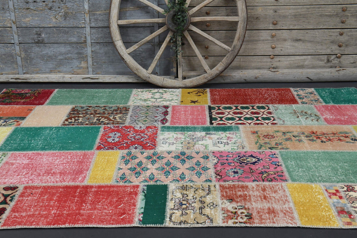 El yapımı vintage halı 203x305 cm oryantal desenli yün - kenar ve saçak detayı
