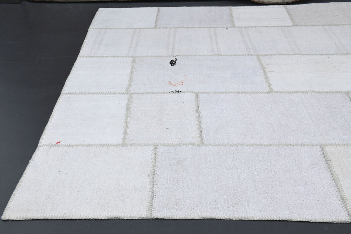 El yapımı vintage halı 244x295 cm düz desenli yün - kenar ve saçak detayı