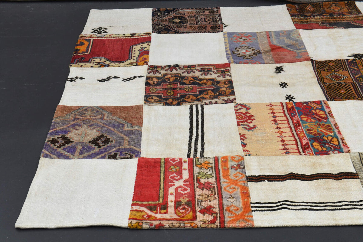 El yapımı vintage halı 196x279 cm i̇kat desenli yün - kenar ve saçak detayı