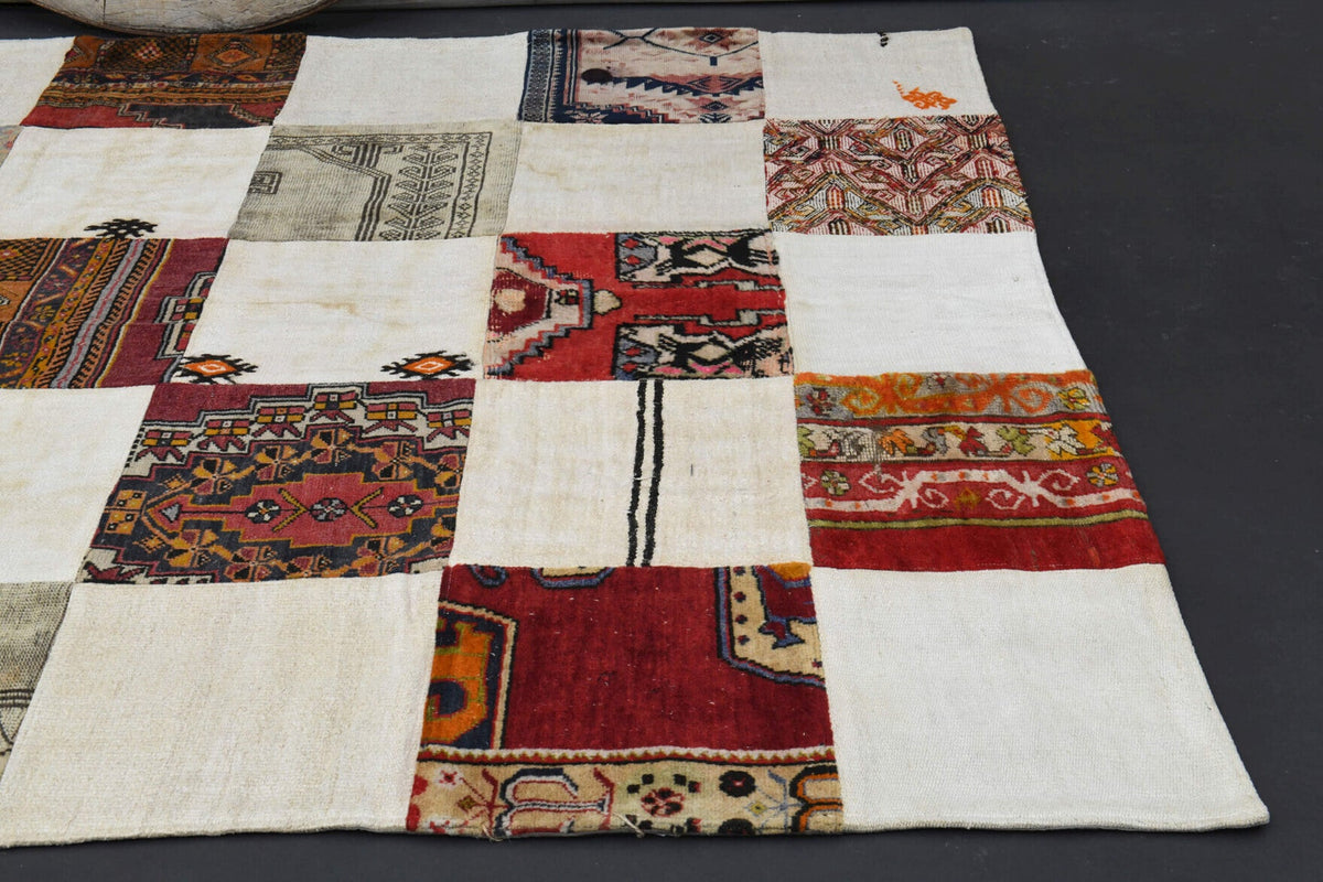 El yapımı vintage halı 196x279 cm i̇kat desenli yün - mekan görünümü