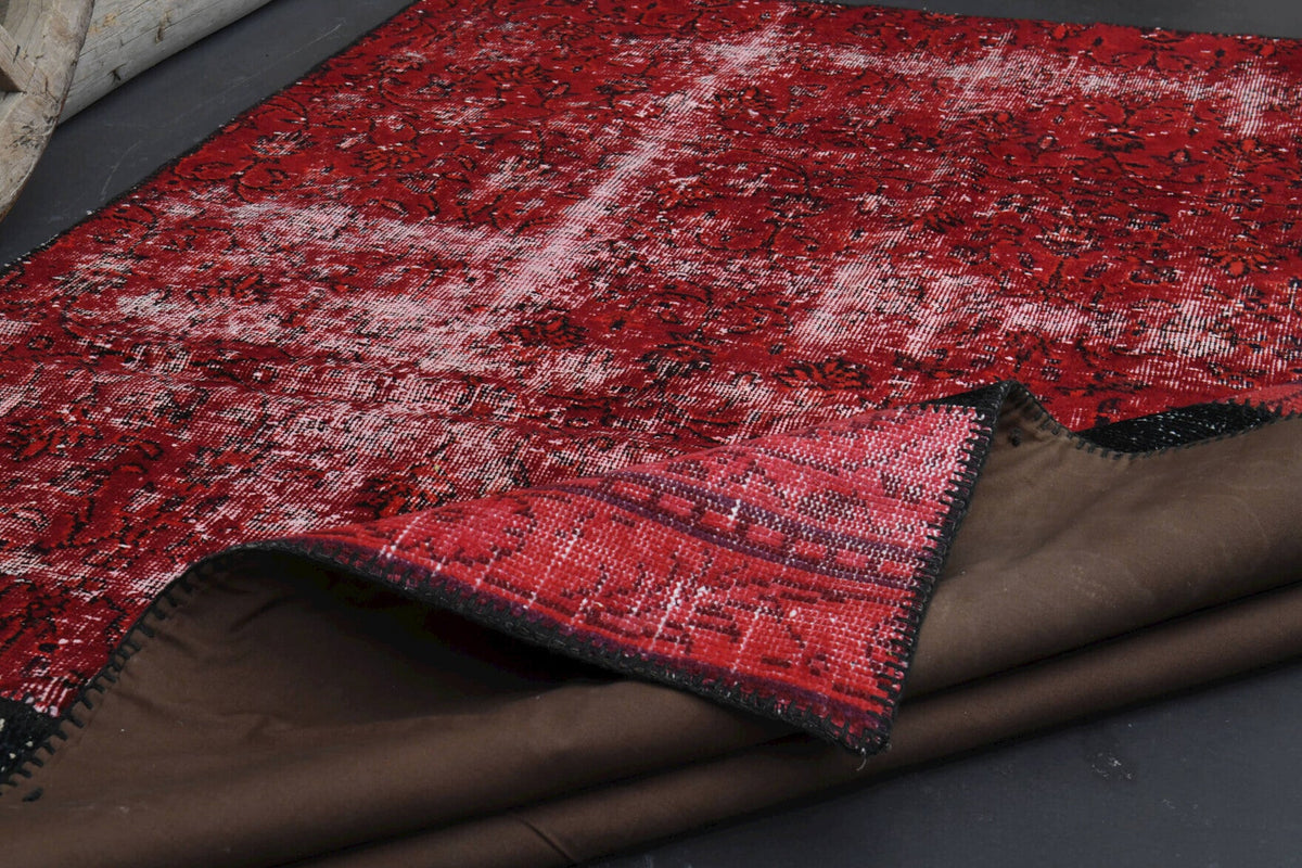 El yapımı vintage halı 170x254 cm oryantal desenli yün - ışık altında renk detayı