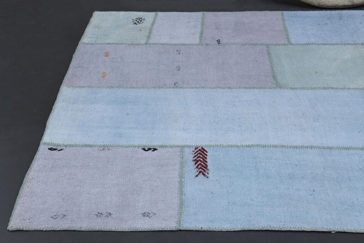 El yapımı vintage halı 198x302 cm oryantal desenli yün - kenar ve saçak detayı
