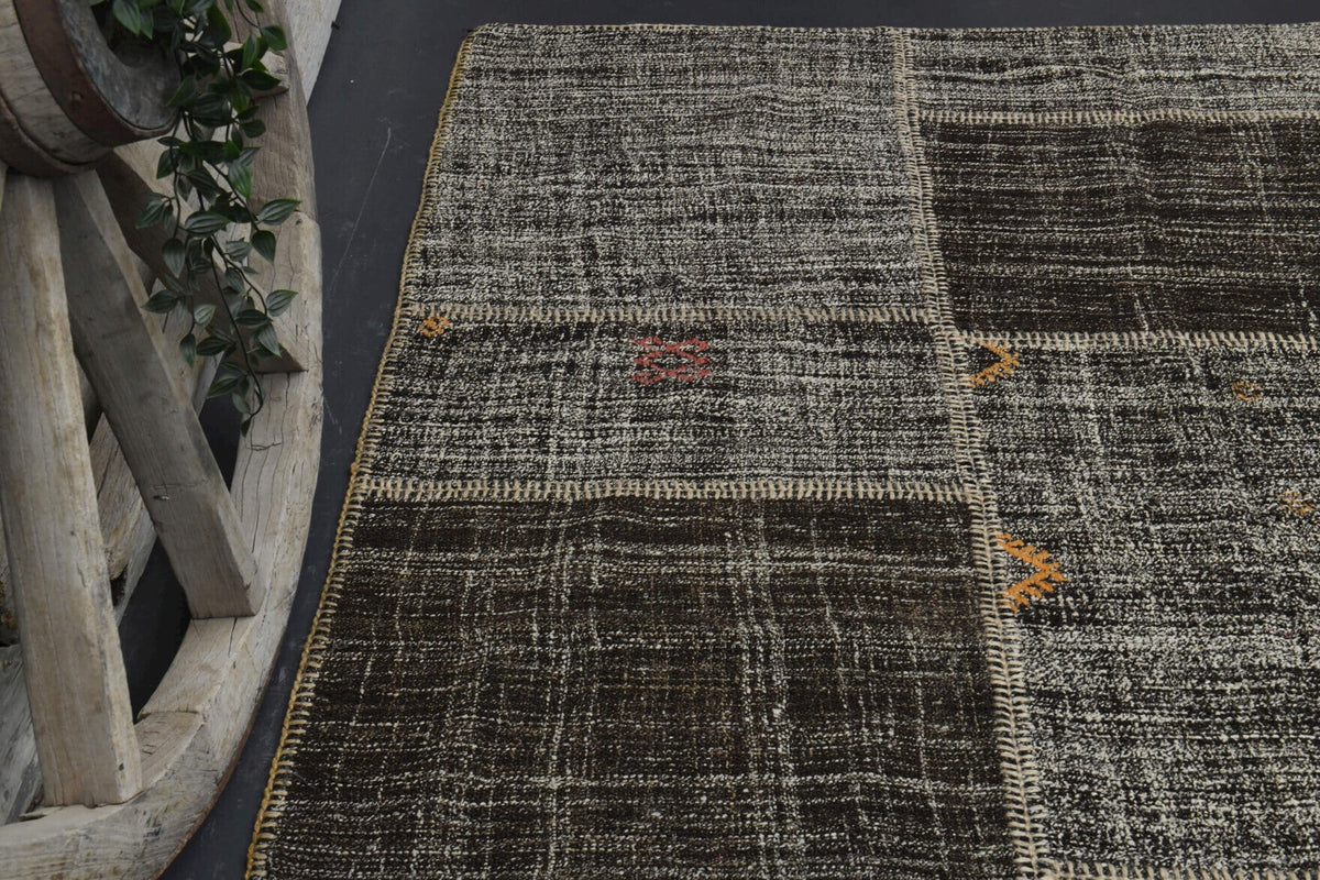 El yapımı vintage halı 173x244 cm oryantal desenli yün - açık alan görünümü