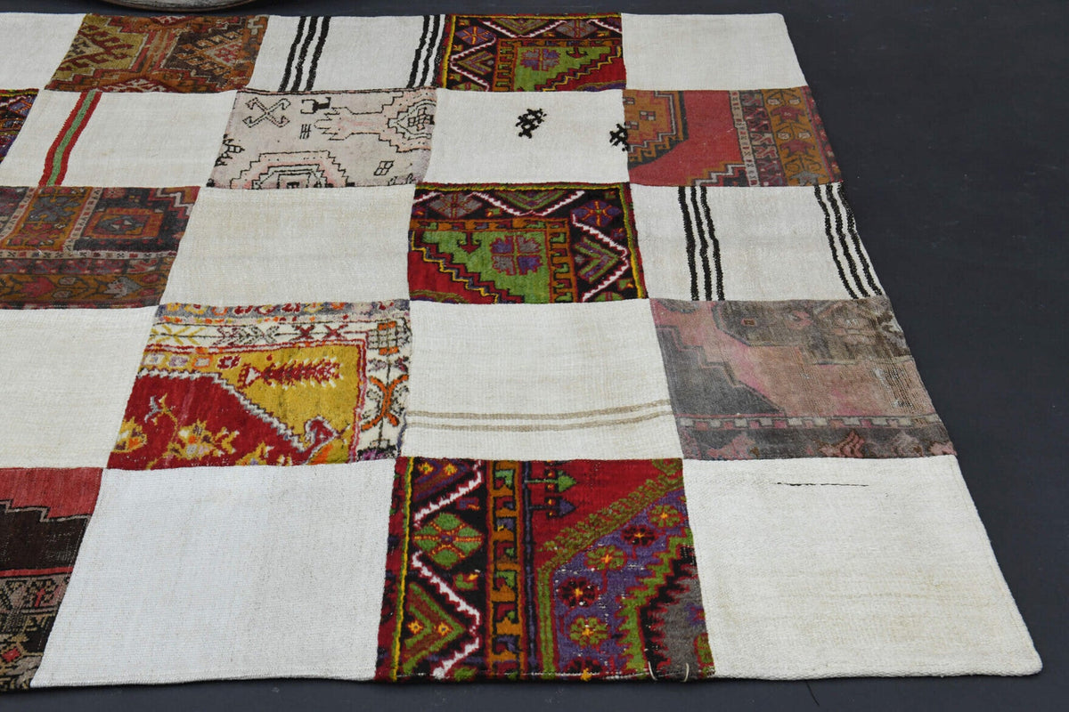 El yapımı vintage halı 183x274 cm oryantal desenli yün - mekan görünümü