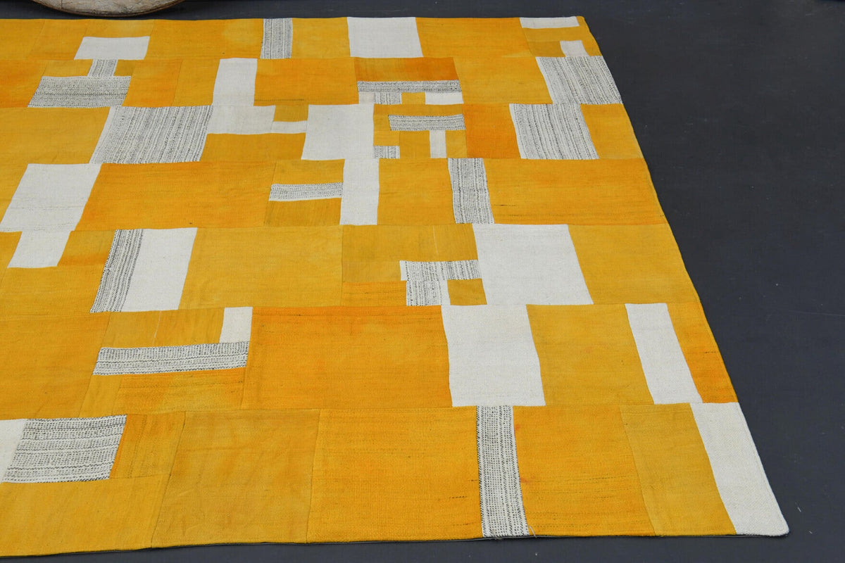 El yapımı vintage halı 216x320 cm oryantal desenli yün - mekan görünümü