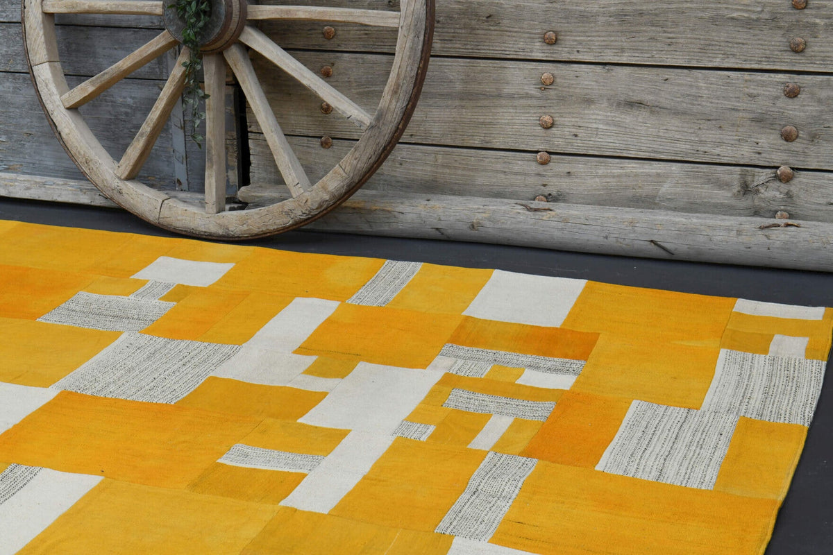 El yapımı vintage halı 216x320 cm oryantal desenli yün - farklı açıdan görünüm