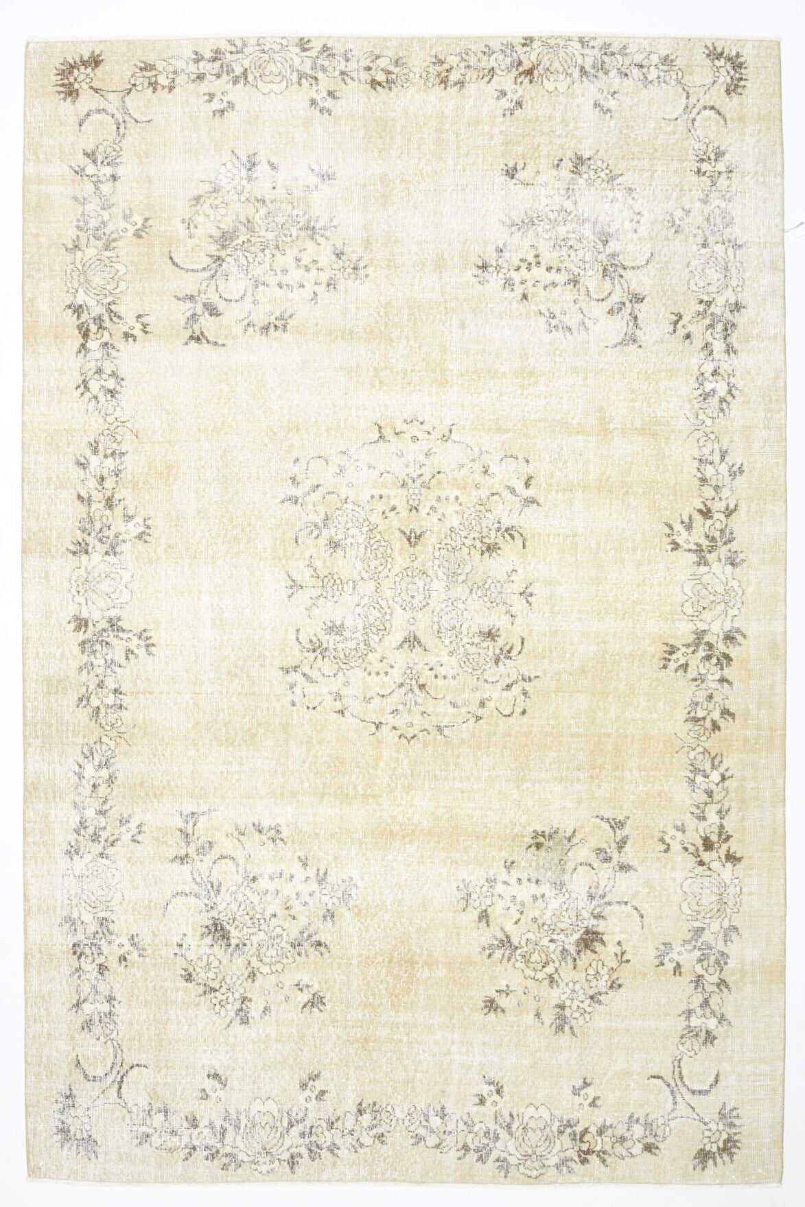 El yapımı vintage halı 196x292 cm çiçek desenli desenli yün - ışık altında renk detayı