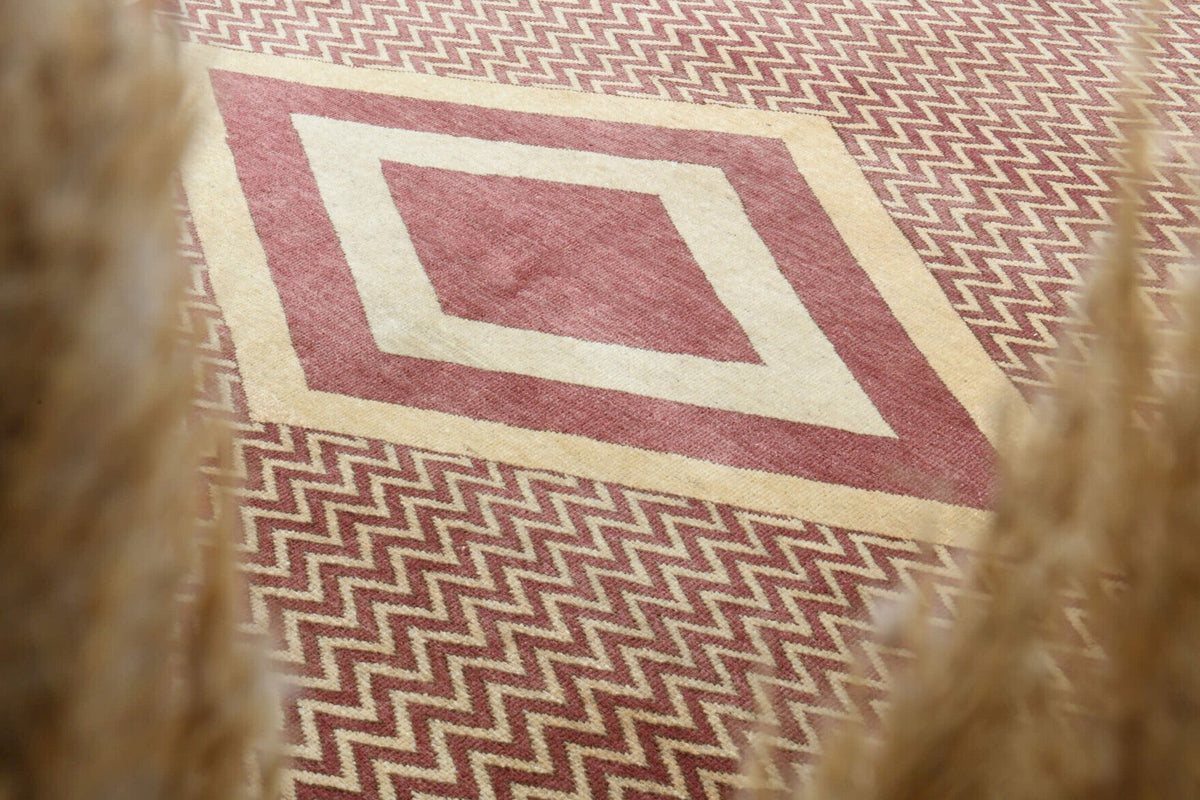 El yapımı vintage halı 196x277 cm geometrik desenli yün - yakın çekim doku detayı