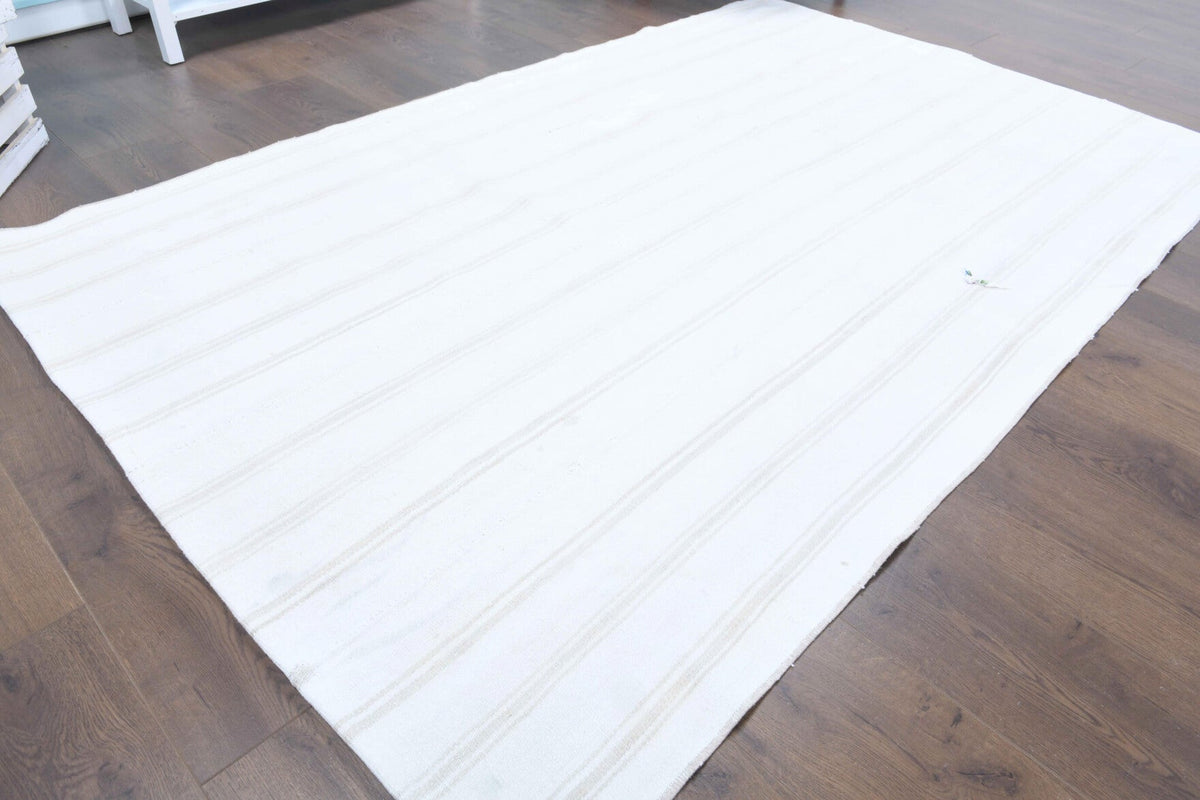 El yapımı vintage halı 142x226 cm çizgili desenli yün - yakın çekim doku detayı