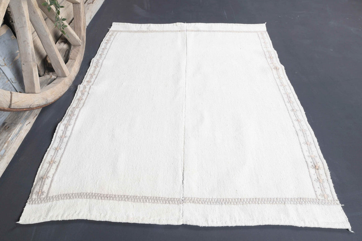 El yapımı vintage halı 117x152 cm düz desenli yün - açık alan görünümü
