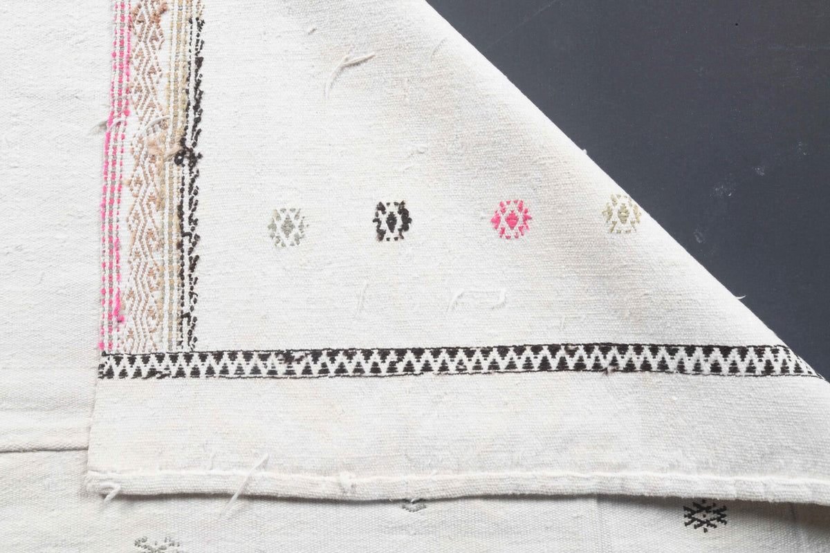El yapımı vintage halı 122x140 cm i̇kat desenli yün - üstten görünüm