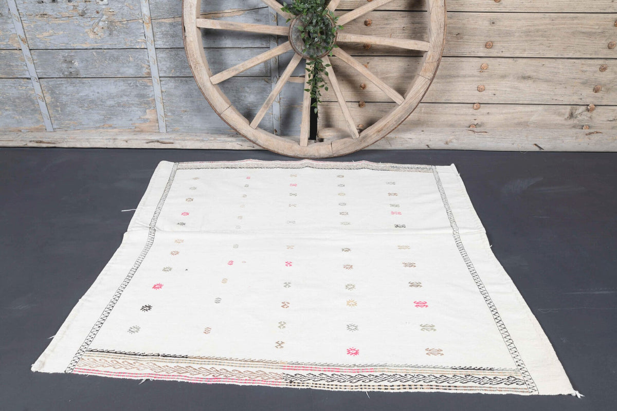 El yapımı vintage halı 122x140 cm i̇kat desenli yün - detay görünümü