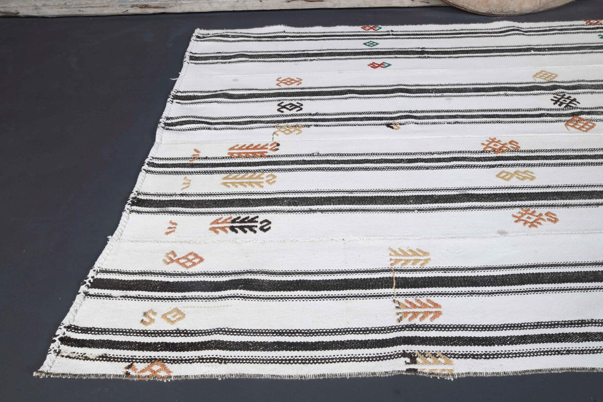 El yapımı vintage halı 132x249 cm çizgili desenli yün - yakın çekim doku detayı