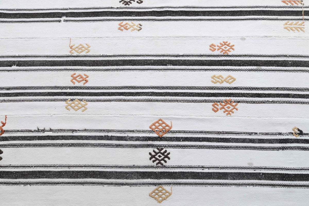 El yapımı vintage halı 132x249 cm çizgili desenli yün - mekan görünümü