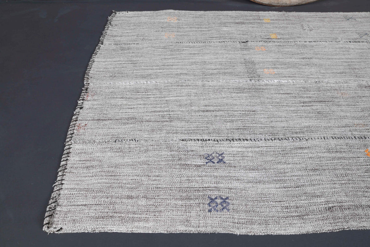 El yapımı vintage halı 119x201 cm düz desenli yün - yakın çekim doku detayı