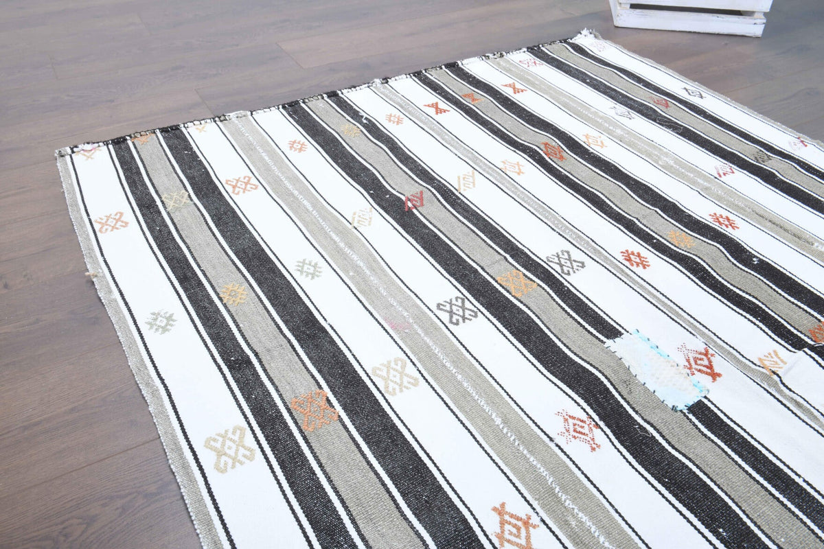 El yapımı vintage halı 140x213 cm çizgili desenli yün - mekan görünümü