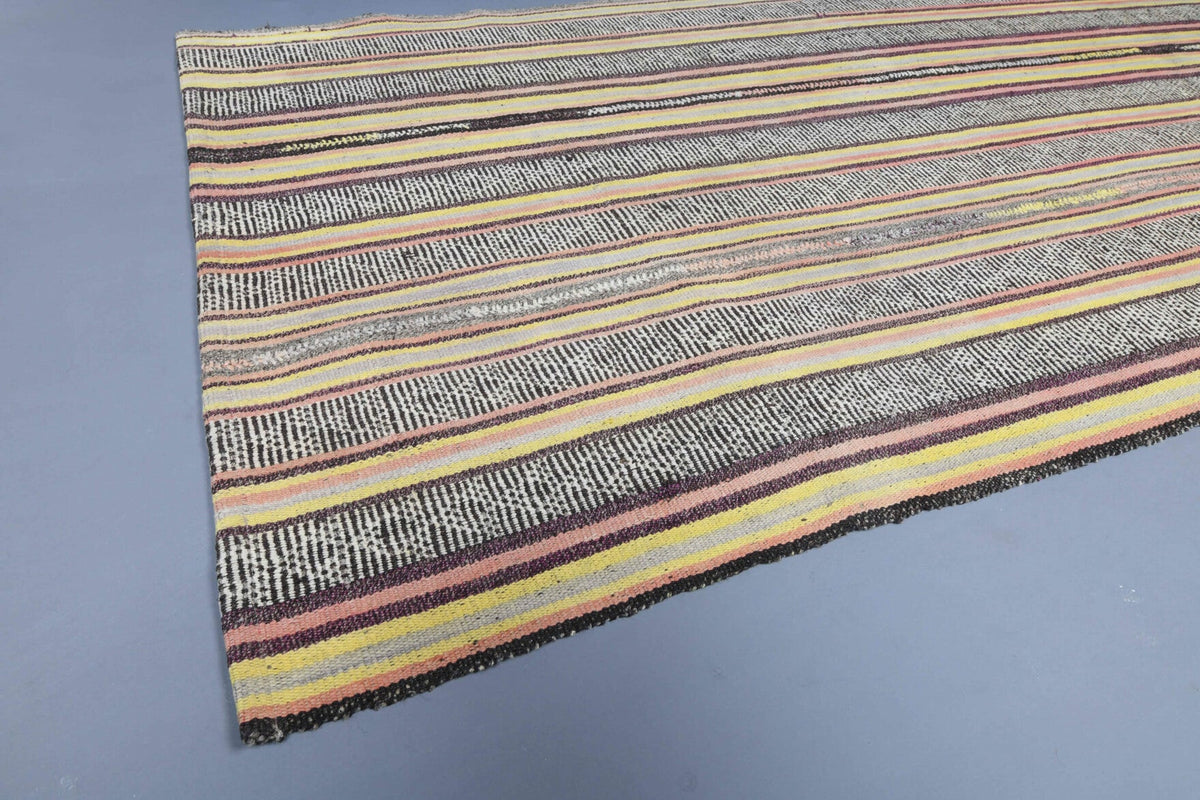 El yapımı vintage halı 107x203 cm çizgili desenli yün - kenar ve saçak detayı
