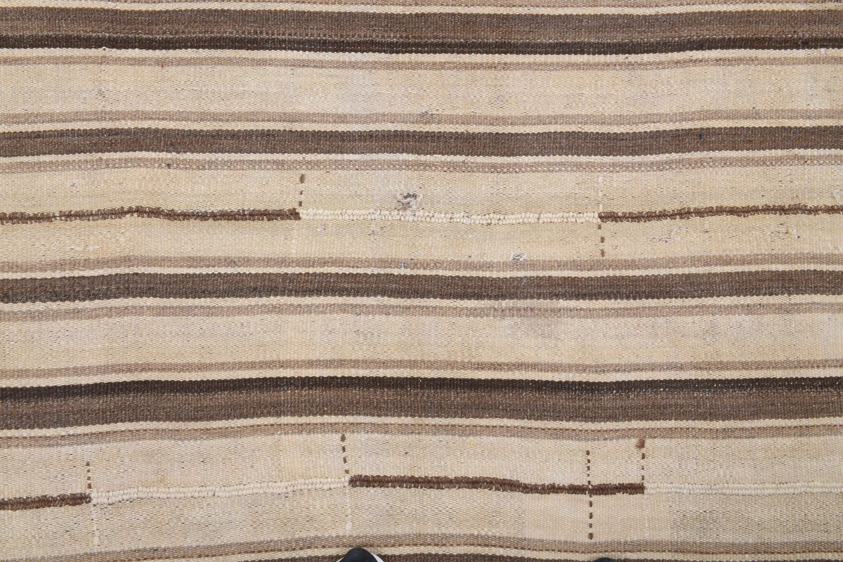 El yapımı vintage halı 109x213 cm i̇kat desenli yün - mekan görünümü
