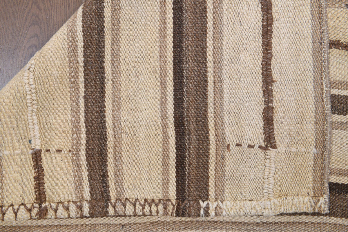 El yapımı vintage halı 109x213 cm i̇kat desenli yün - açık alan görünümü