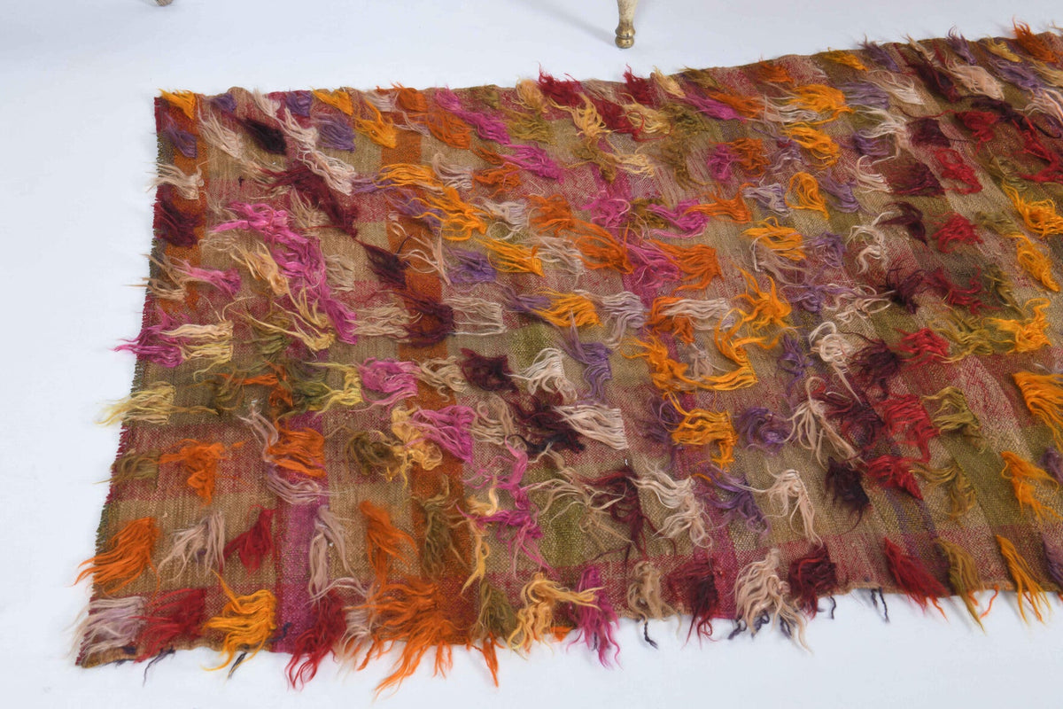 Anadolu kökenli el dokuma kilim – 1960'lar üretimi, ikat desenli