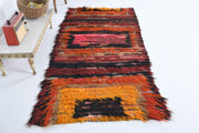 1960'lardan Anadolu kökenli ikat desenli el dokuma vintage kilim, 107x220 cm
