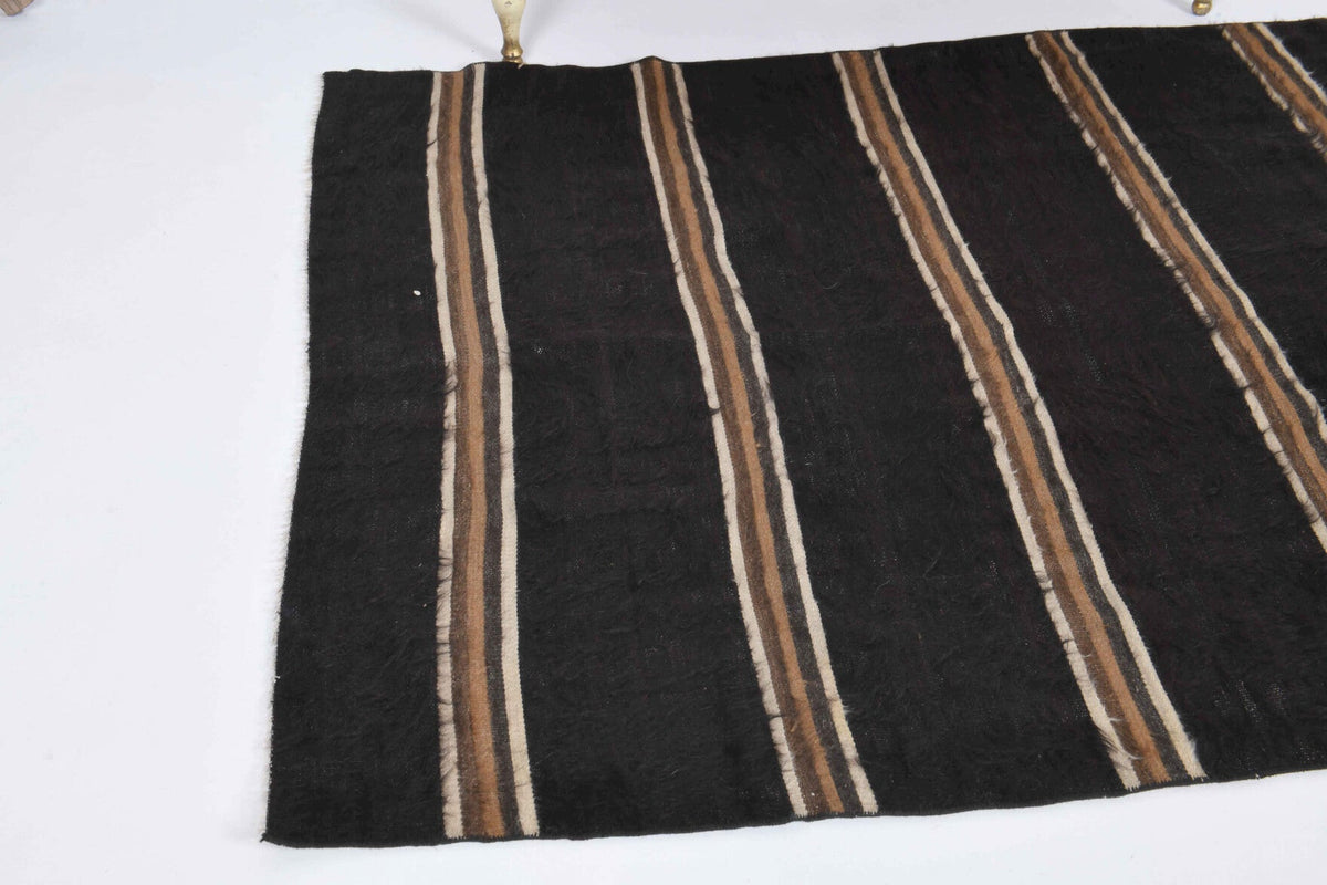 Anadolu kökenli el dokuma kilim – 1960'lar üretimi, ikat desenli