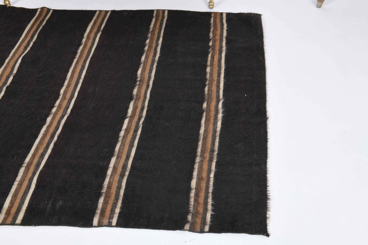 Vintage kilim 123x150 cm – siyah ve kahverengi ikat desenli, el dokuma