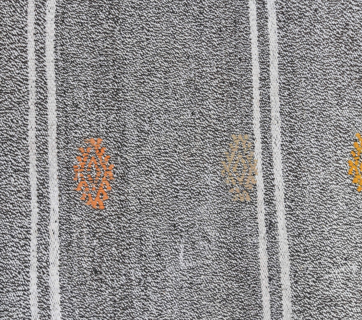 El yapımı vintage halı 71x234 cm tribal desenli yün - mekan görünümü